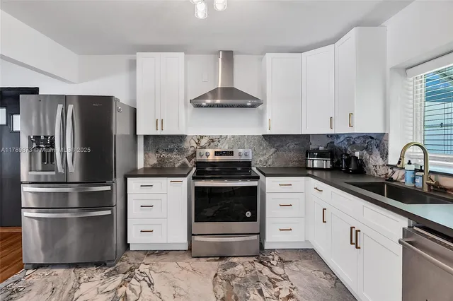 $7,500 | 660 Northeast 121st Street, Unit 660, Biscayne Park, FL 33161