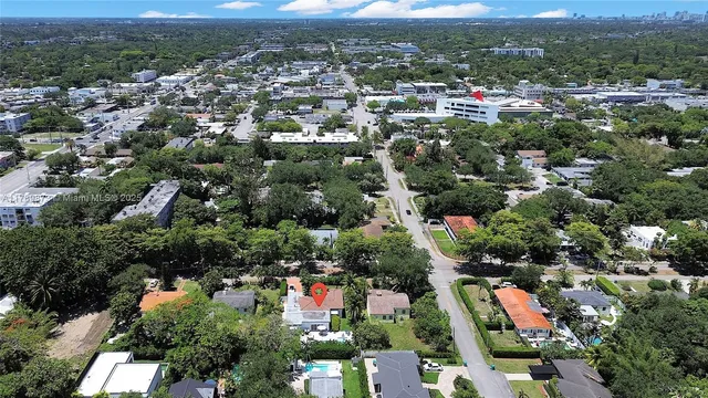 $7,500 | 660 Northeast 121st Street, Unit 660, Biscayne Park, FL 33161