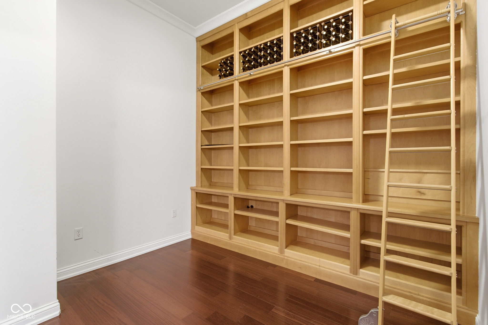 141 South Meridian Street, Unit 501 Indianapolis, IN 46225 - Photo 32 of 46