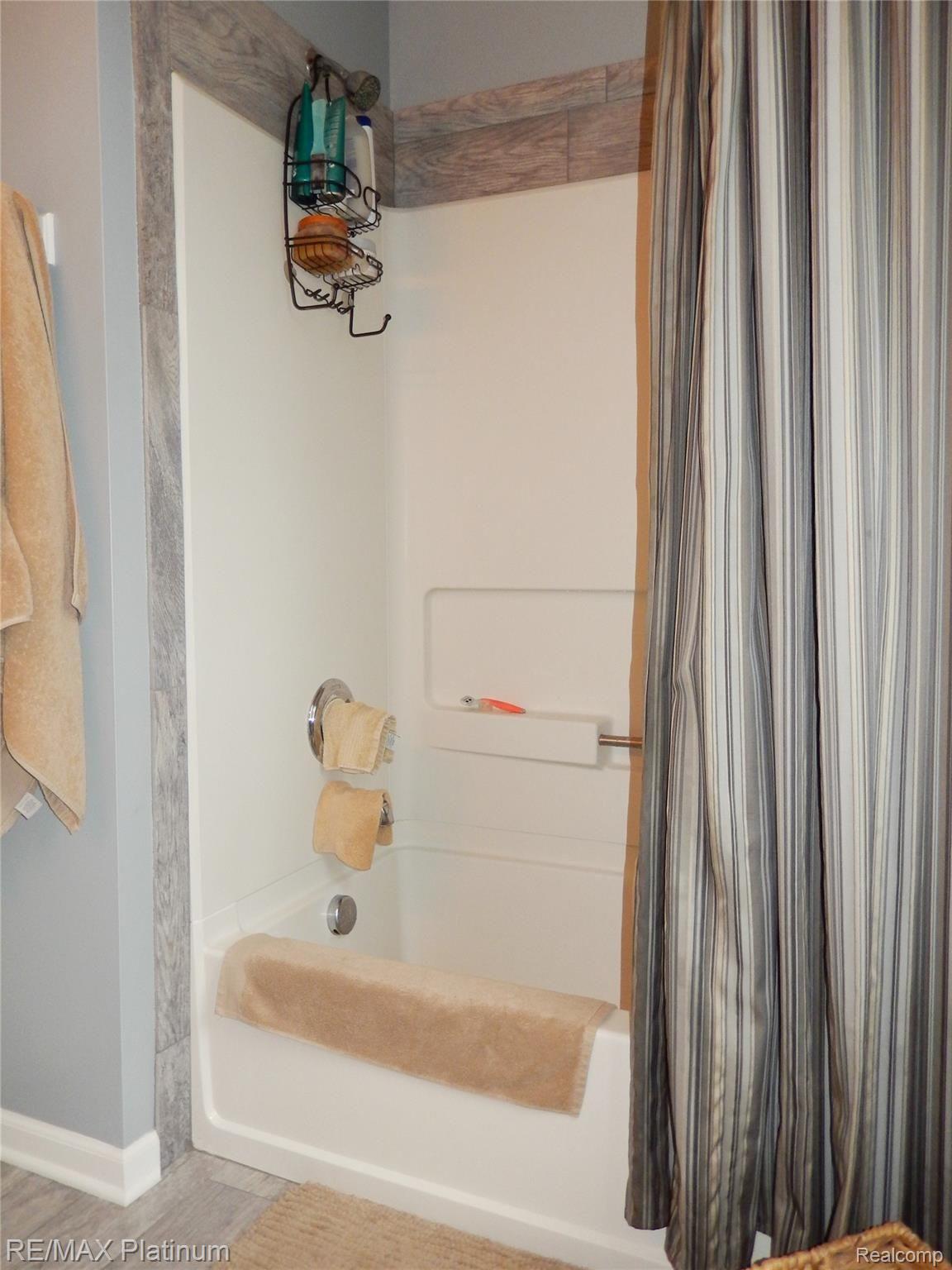 4199 Hampton Ridge Boulevard Howell, MI 48843 - Photo 29 of 42 29.JPG