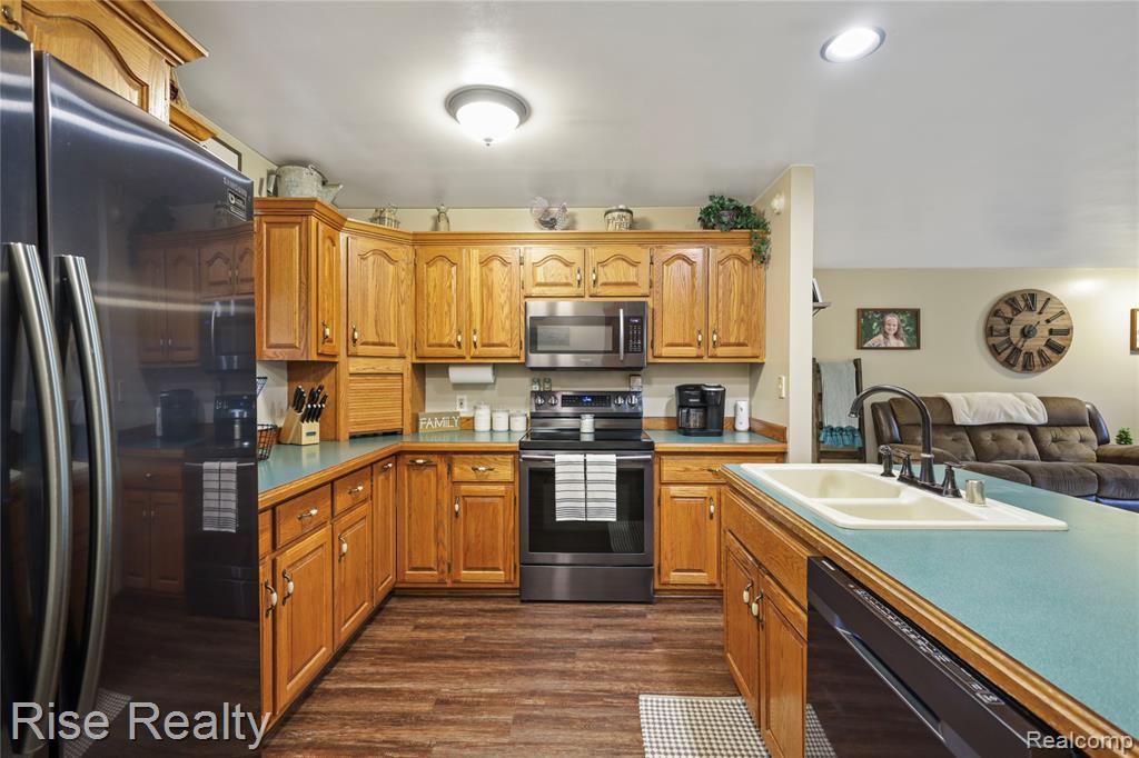 6473 Sheridan Road Saginaw, MI 48601 - Photo 9 of 42 Gallery Image 9