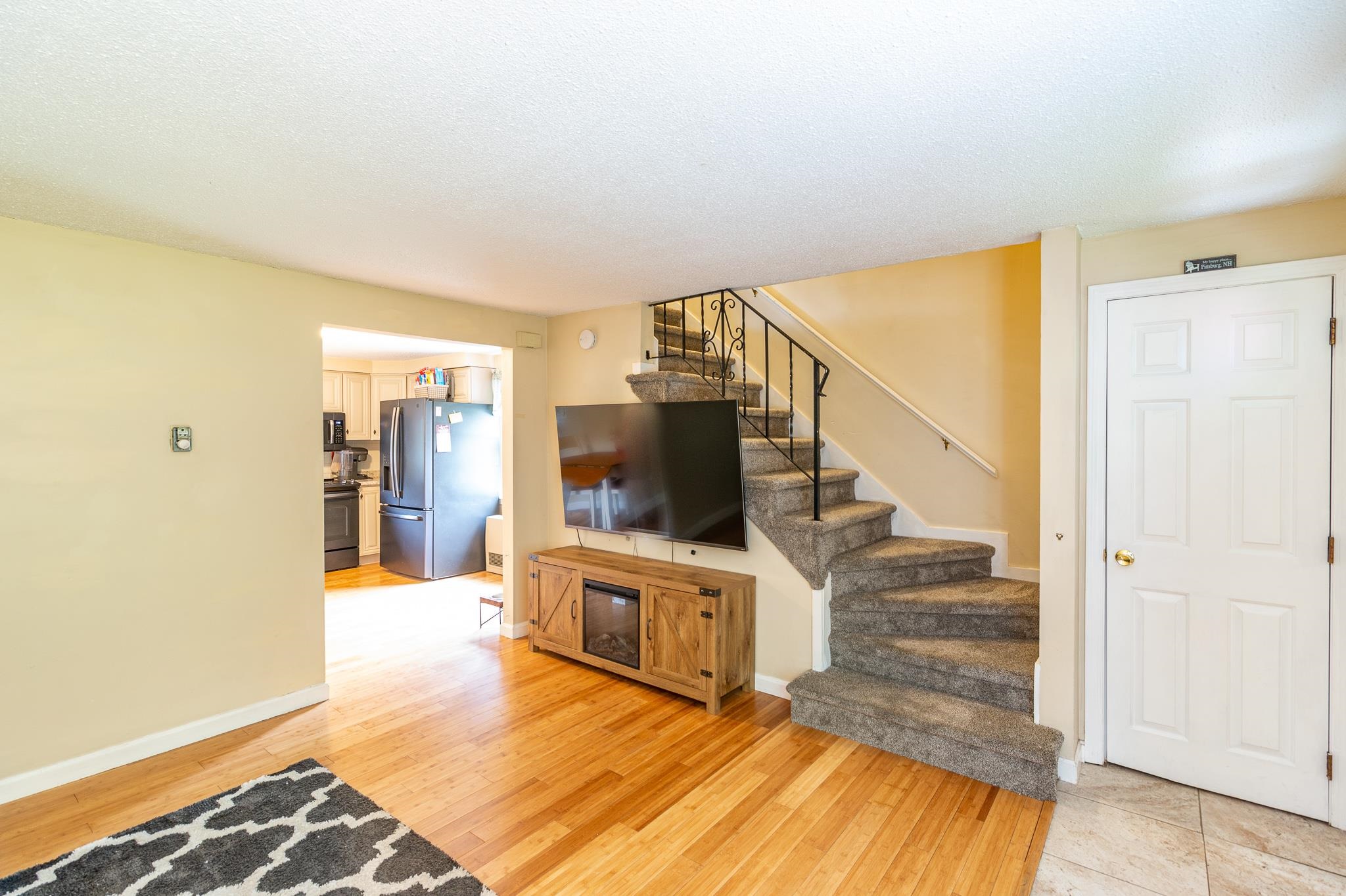67 R Tsienneto Road Derry, NH 03038 - Photo 12 of 28