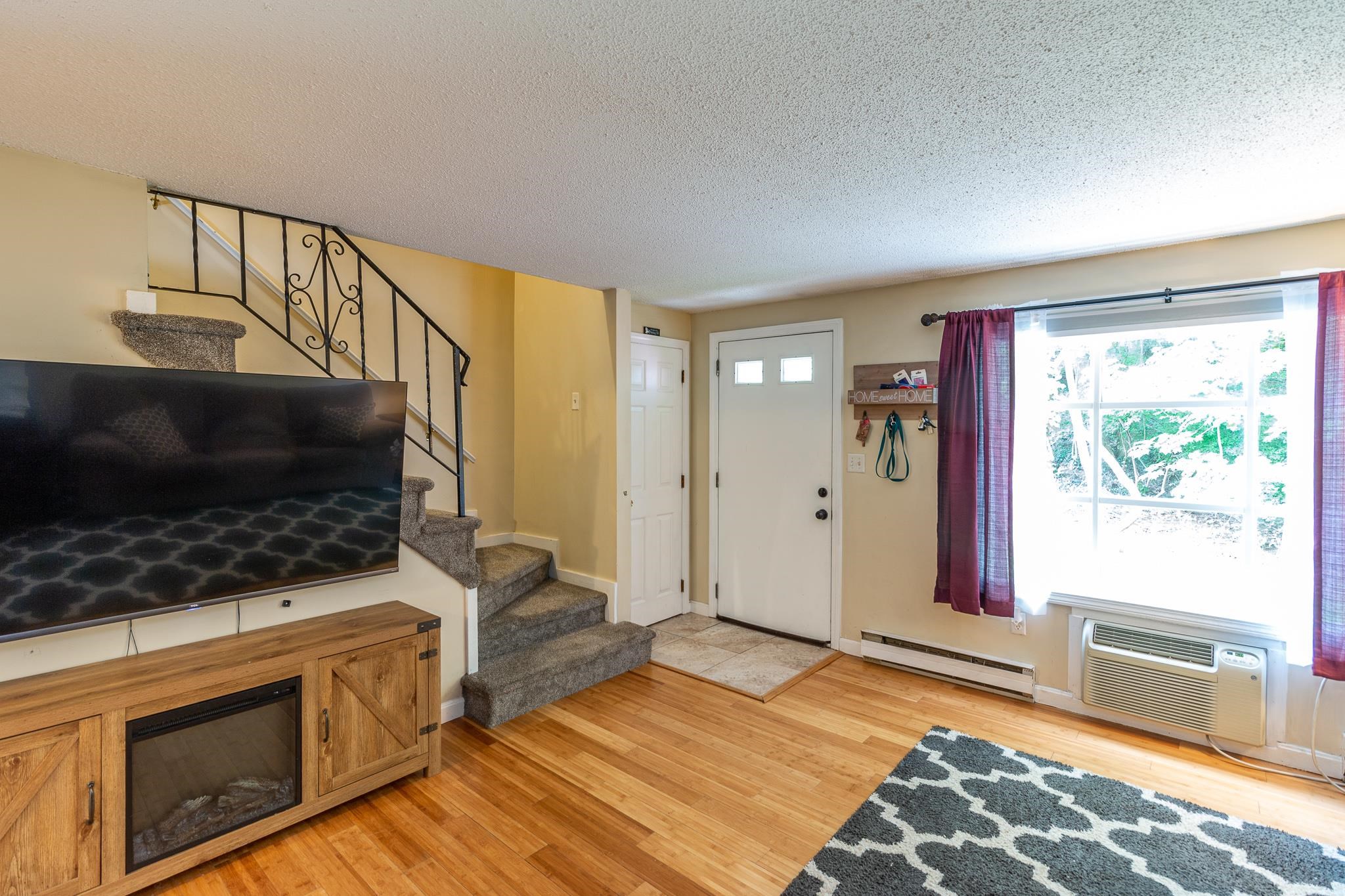 67 R Tsienneto Road Derry, NH 03038 - Photo 13 of 28