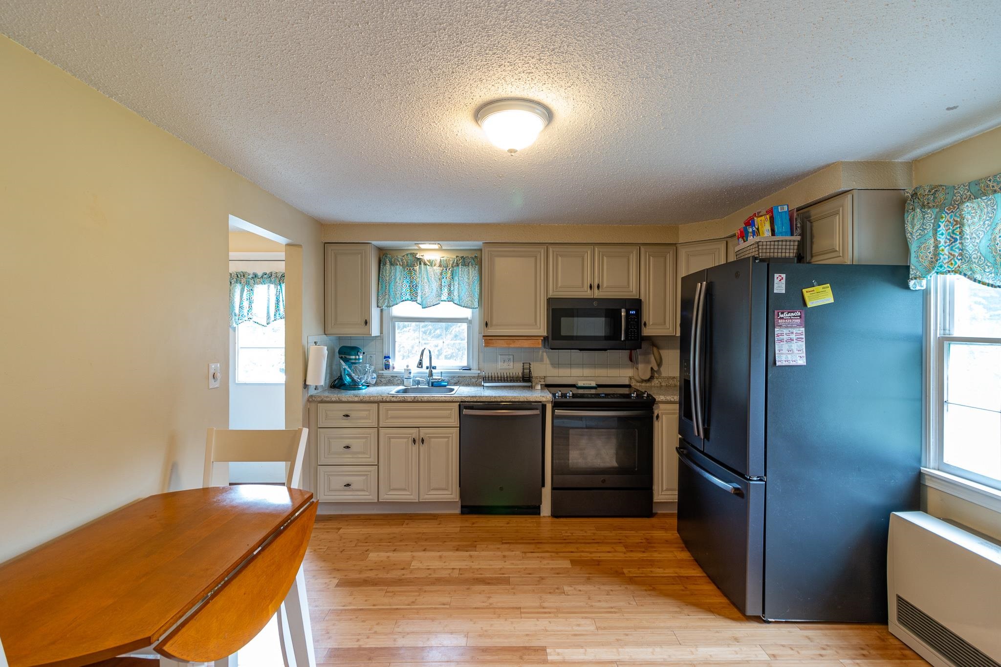 67 R Tsienneto Road Derry, NH 03038 - Photo 8 of 28