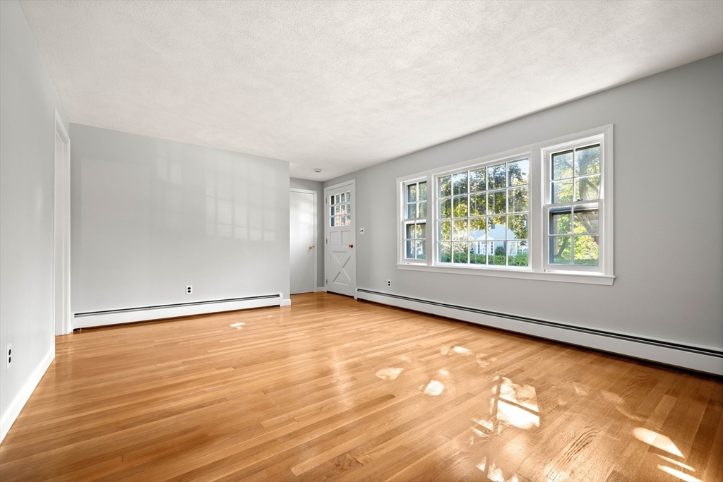 31 Homestead Circle Hamilton, MA 01982 - Photo 11 of 38 Gallery Image 11