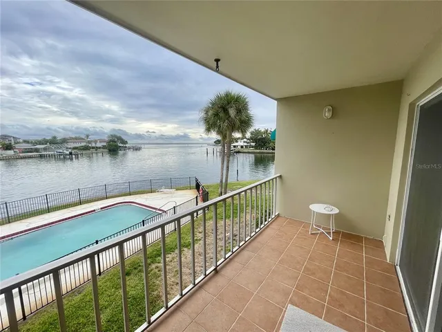 $2,900 | 1361 Snell Isle Boulevard Northeast, Unit 6, St. Petersburg, FL 33704