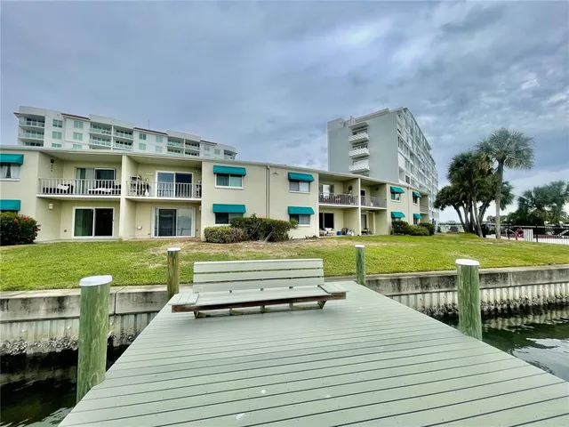 $2,900 | 1361 Snell Isle Boulevard Northeast, Unit 6, St. Petersburg, FL 33704