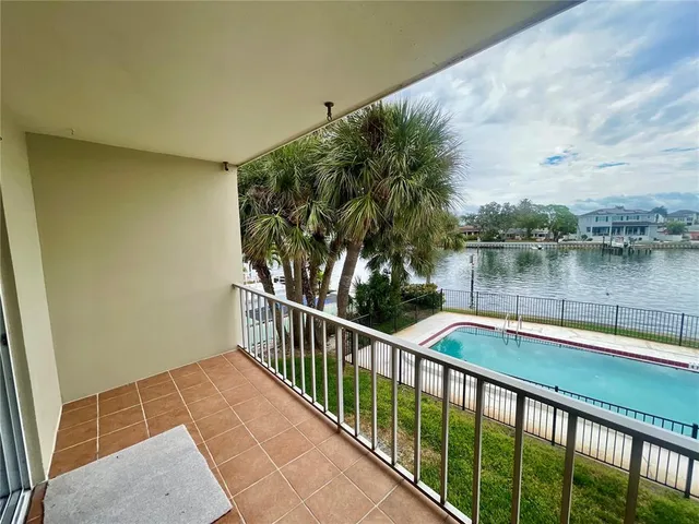 $2,900 | 1361 Snell Isle Boulevard Northeast, Unit 6, St. Petersburg, FL 33704