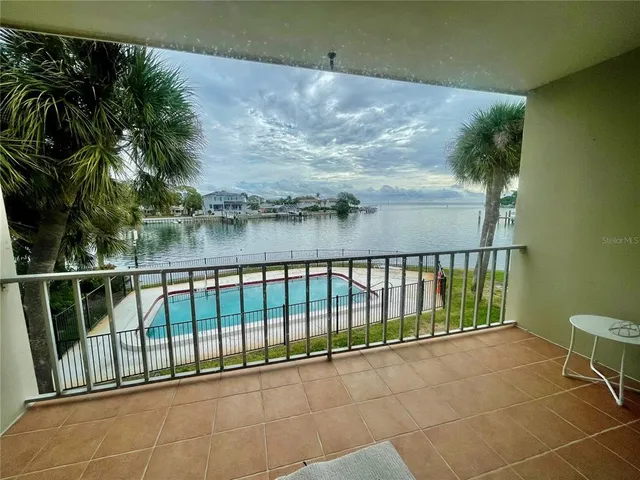 $2,900 | 1361 Snell Isle Boulevard Northeast, Unit 6, St. Petersburg, FL 33704