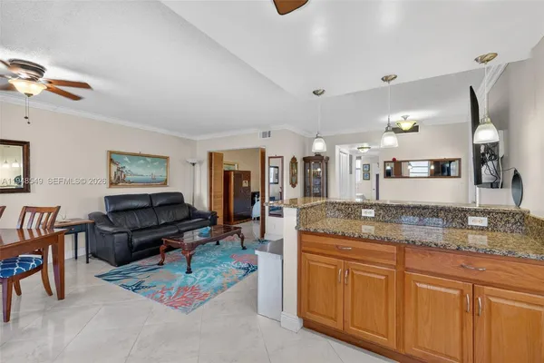 $224,900 | 2731 Northeast 14th Street, Unit 1019, Pompano Beach, FL 33062