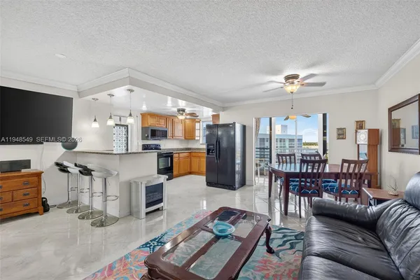 $224,900 | 2731 Northeast 14th Street, Unit 1019, Pompano Beach, FL 33062