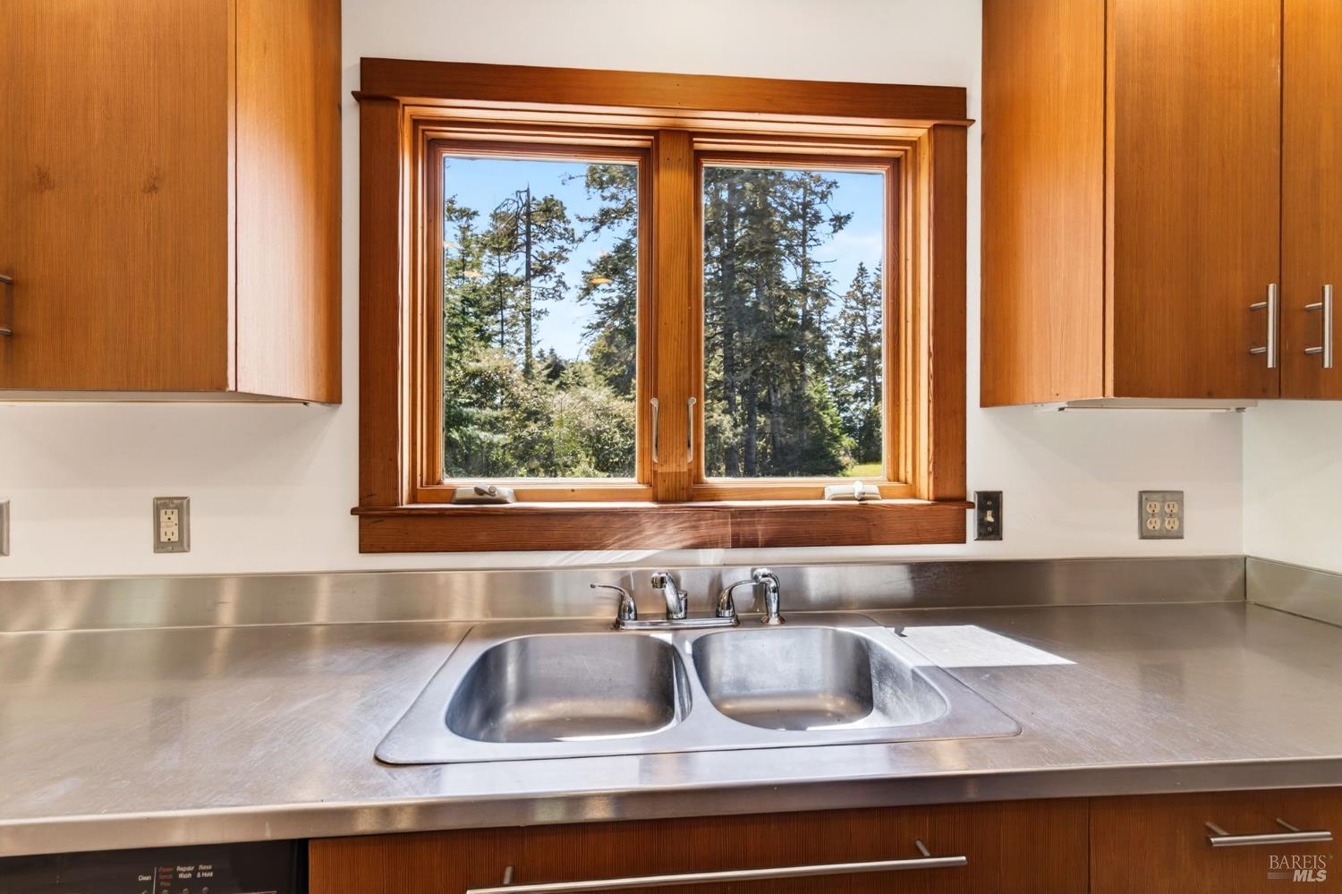 10390 Hills Road Mendocino, CA 95460 - Photo 11 of 43
