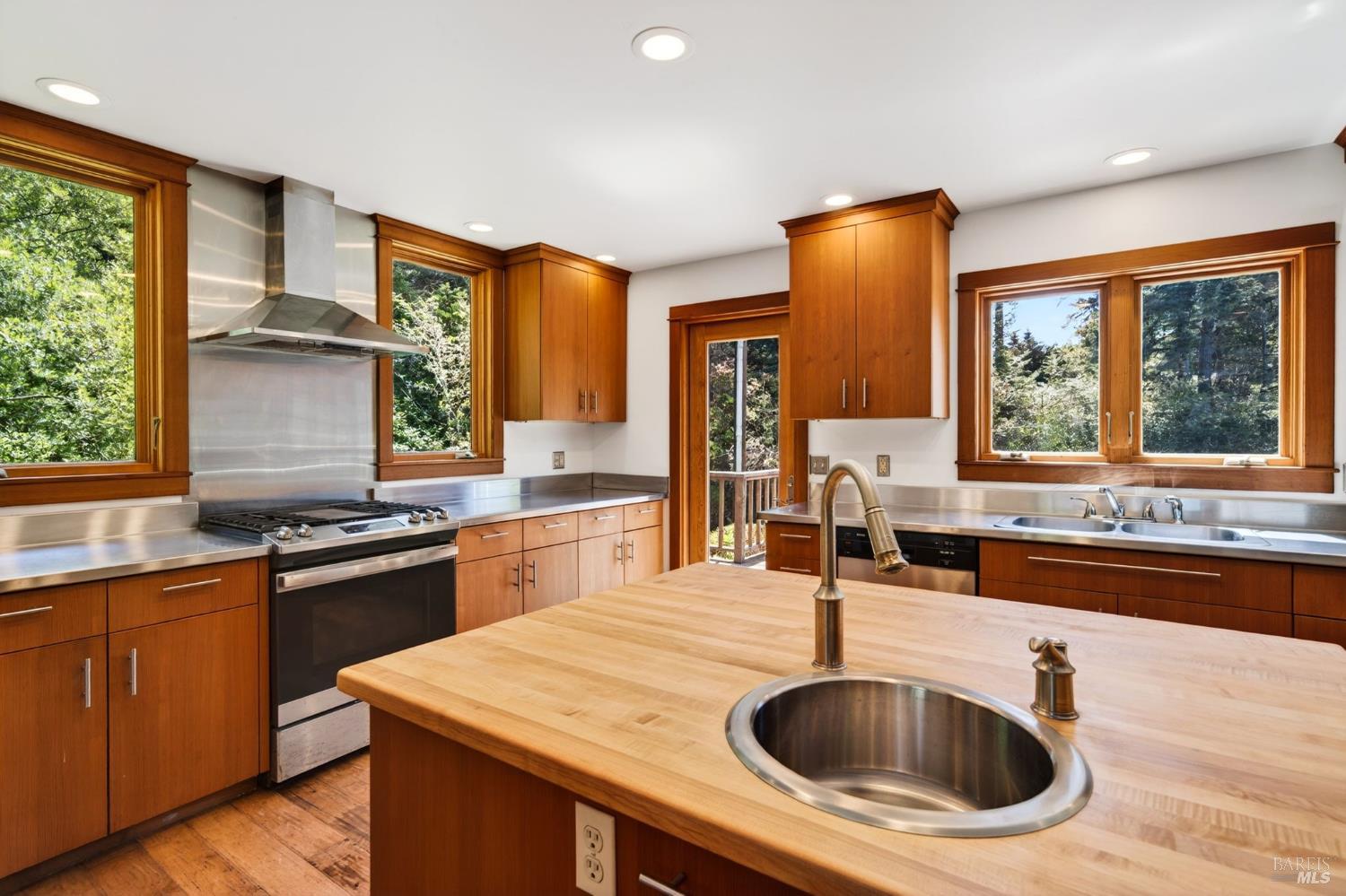 10390 Hills Road Mendocino, CA 95460 - Photo 12 of 43