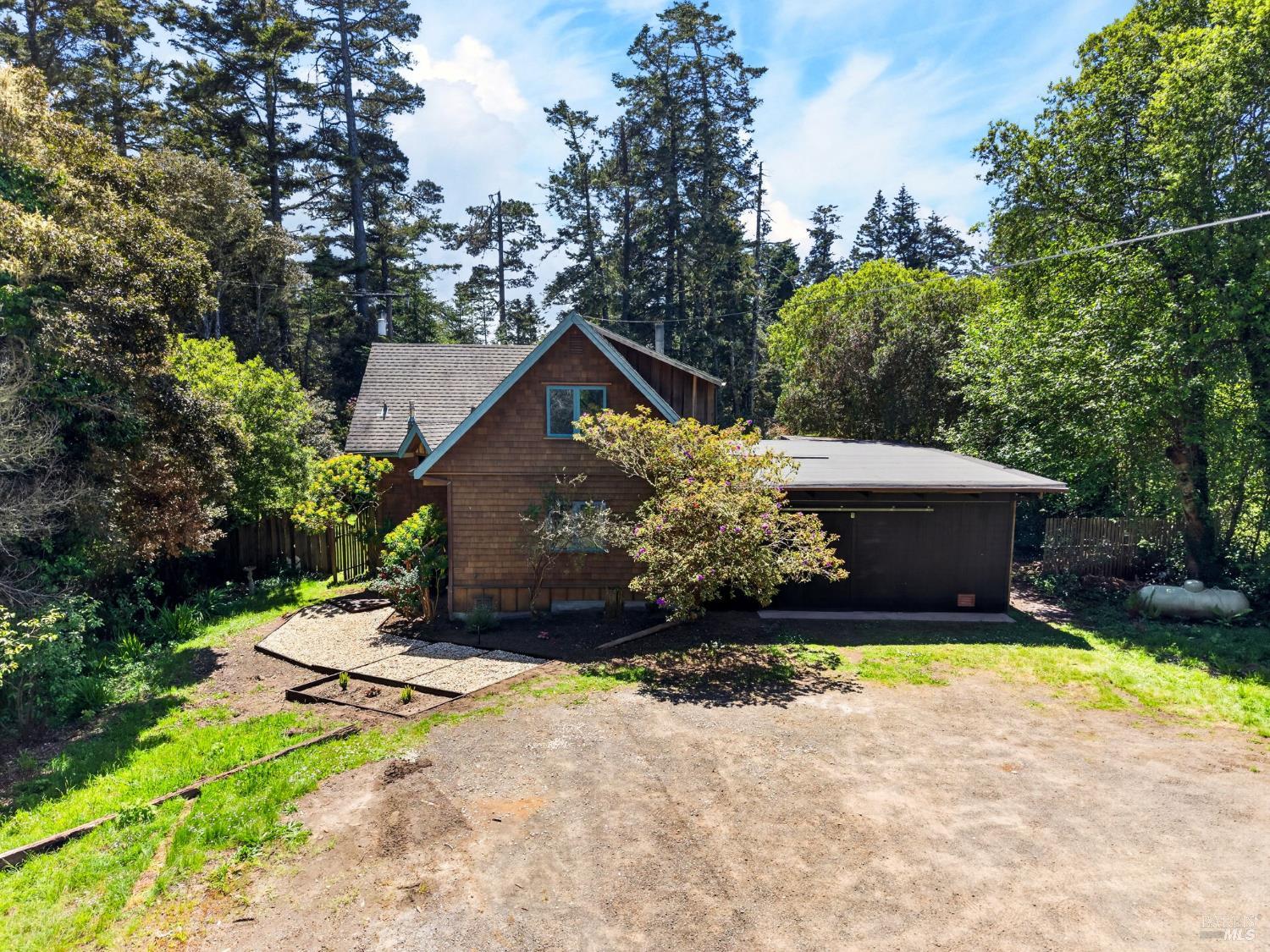 10390 Hills Road Mendocino, CA 95460 - Photo 4 of 43