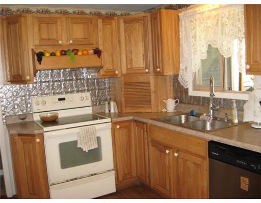 26 Gearing Road Monongahela, PA 15063 - Photo 7 of 18 Kitchen. Notice the wonderful wood cabinets.
