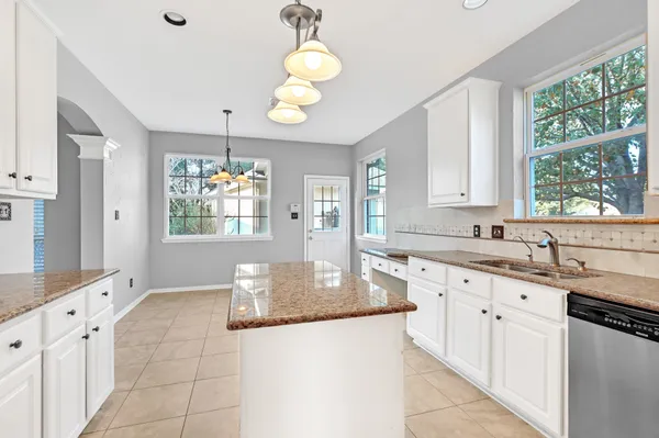 $2,695 | 12006 Audrey Court, Pinehurst, TX 77362