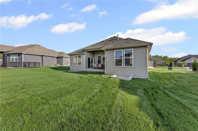 $585,000 | 14463 Aurora Lane, Basehor, KS 66007
