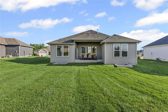 $585,000 | 14463 Aurora Lane, Basehor, KS 66007