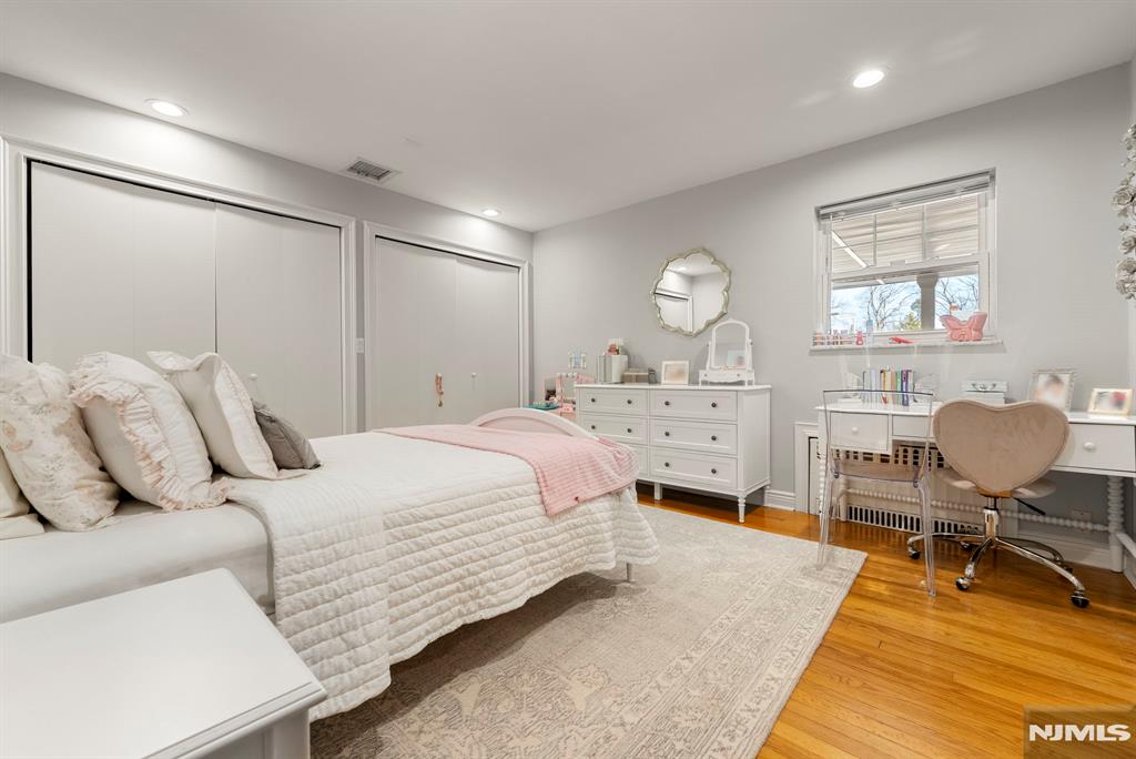 1070 Cumbermeade Road Fort Lee, NJ 07024 - Photo 14 of 34