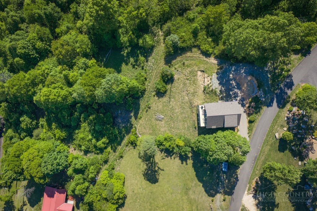 683 Lakeridge Drive Butler, TN 37640 - Photo 45 of 49