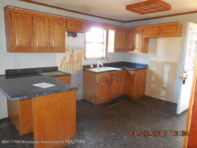 1099 Scotland Road Coldwater, MS 38618 - Photo 7 of 20 DSCN2341
