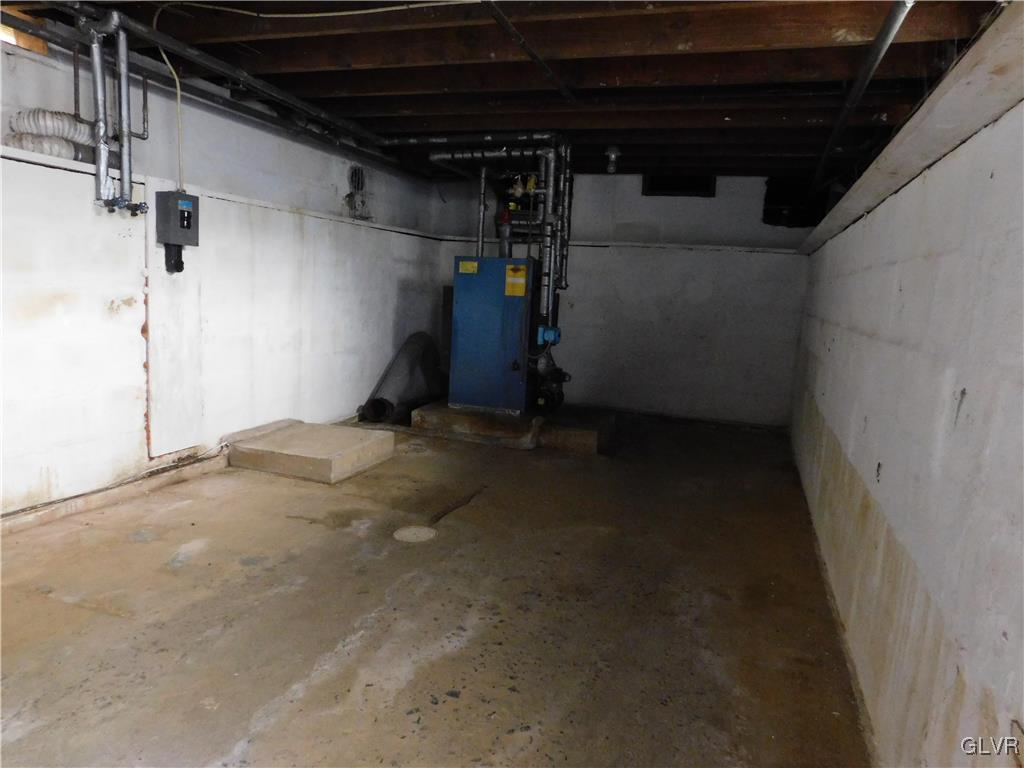2808 Middletown Road Bethlehem, PA 18020 - Photo 17 of 40 a view of empty room