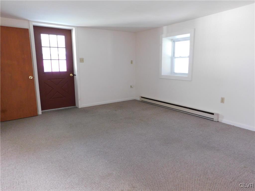 2808 Middletown Road Bethlehem, PA 18020 - Photo 26 of 40 an empty room with windows
