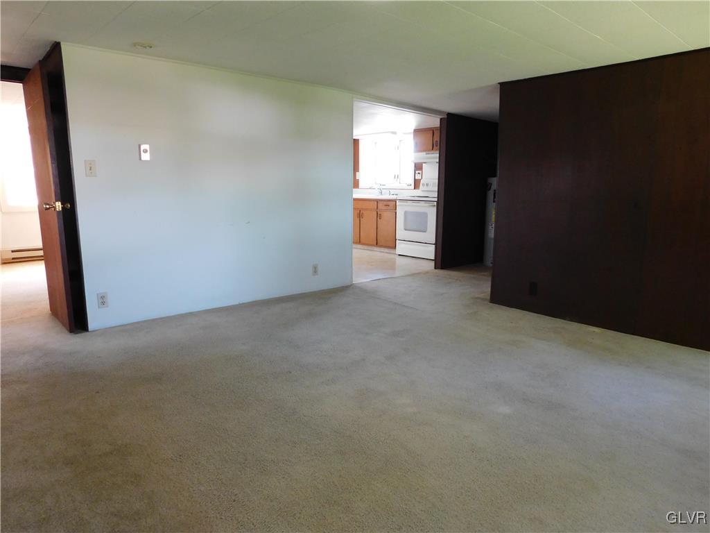 2808 Middletown Road Bethlehem, PA 18020 - Photo 34 of 40 a view of empty room with kitchen