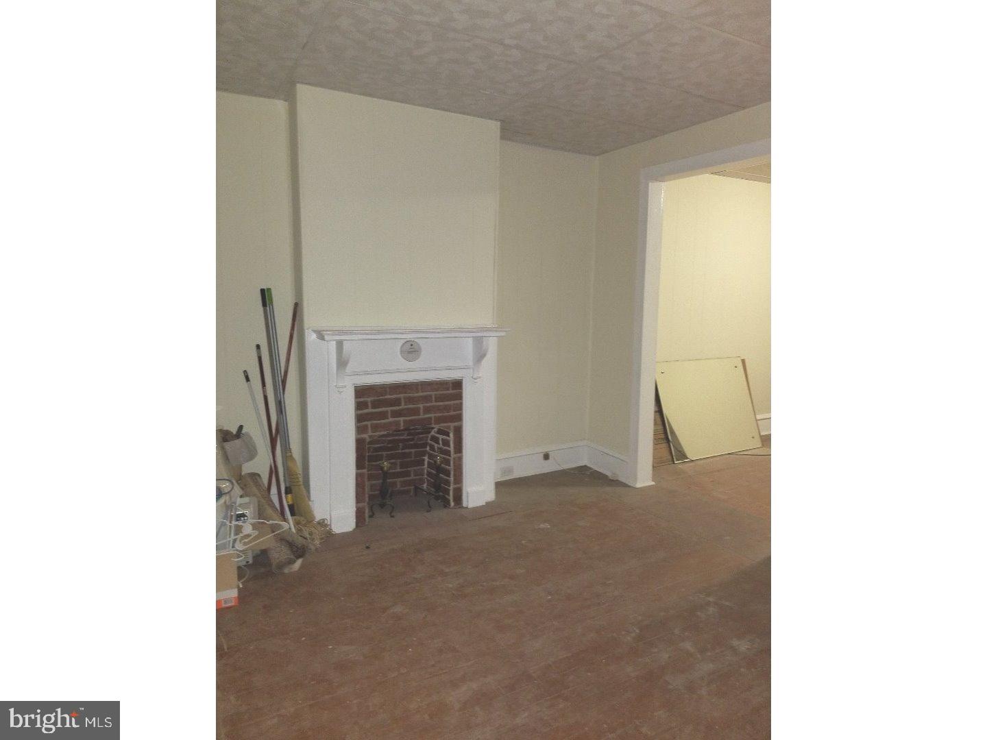 934 North Fallon Street Philadelphia, PA 19131 - Photo 3 of 21 Living Room