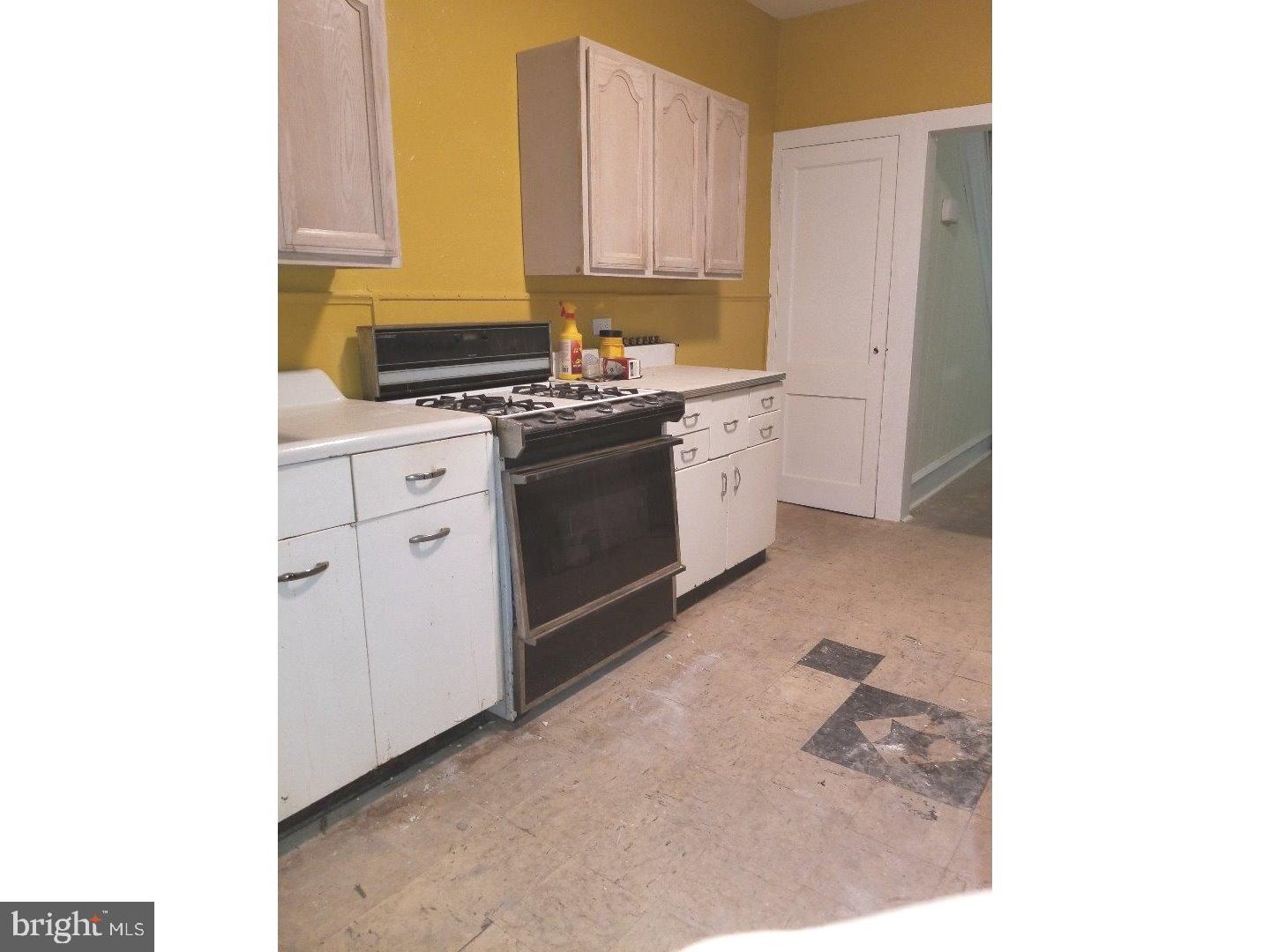 934 North Fallon Street Philadelphia, PA 19131 - Photo 9 of 21 Kitchen