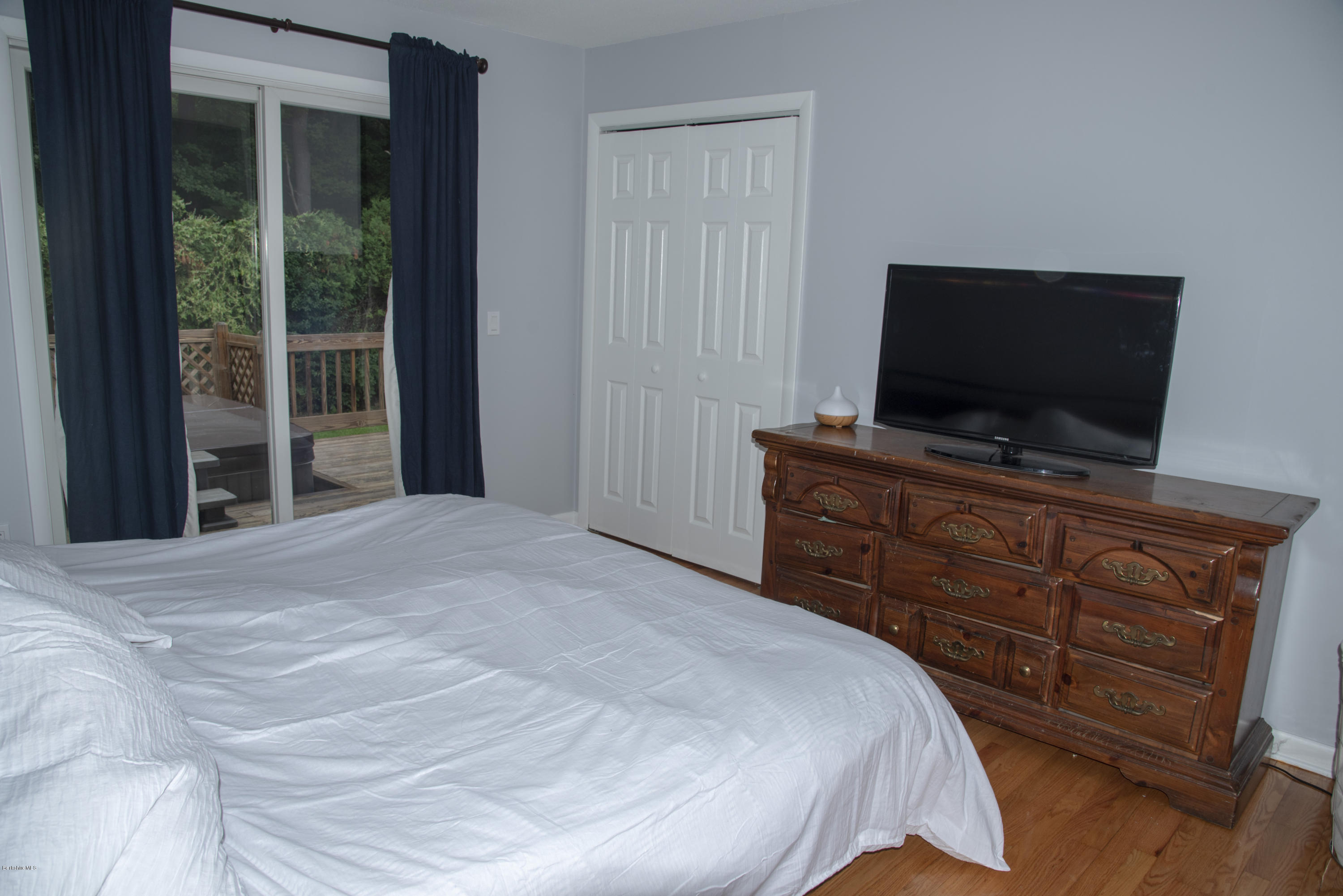 141 Bushey Road Pittsfield, MA 01201 - Photo 8 of 16 Master bedroom