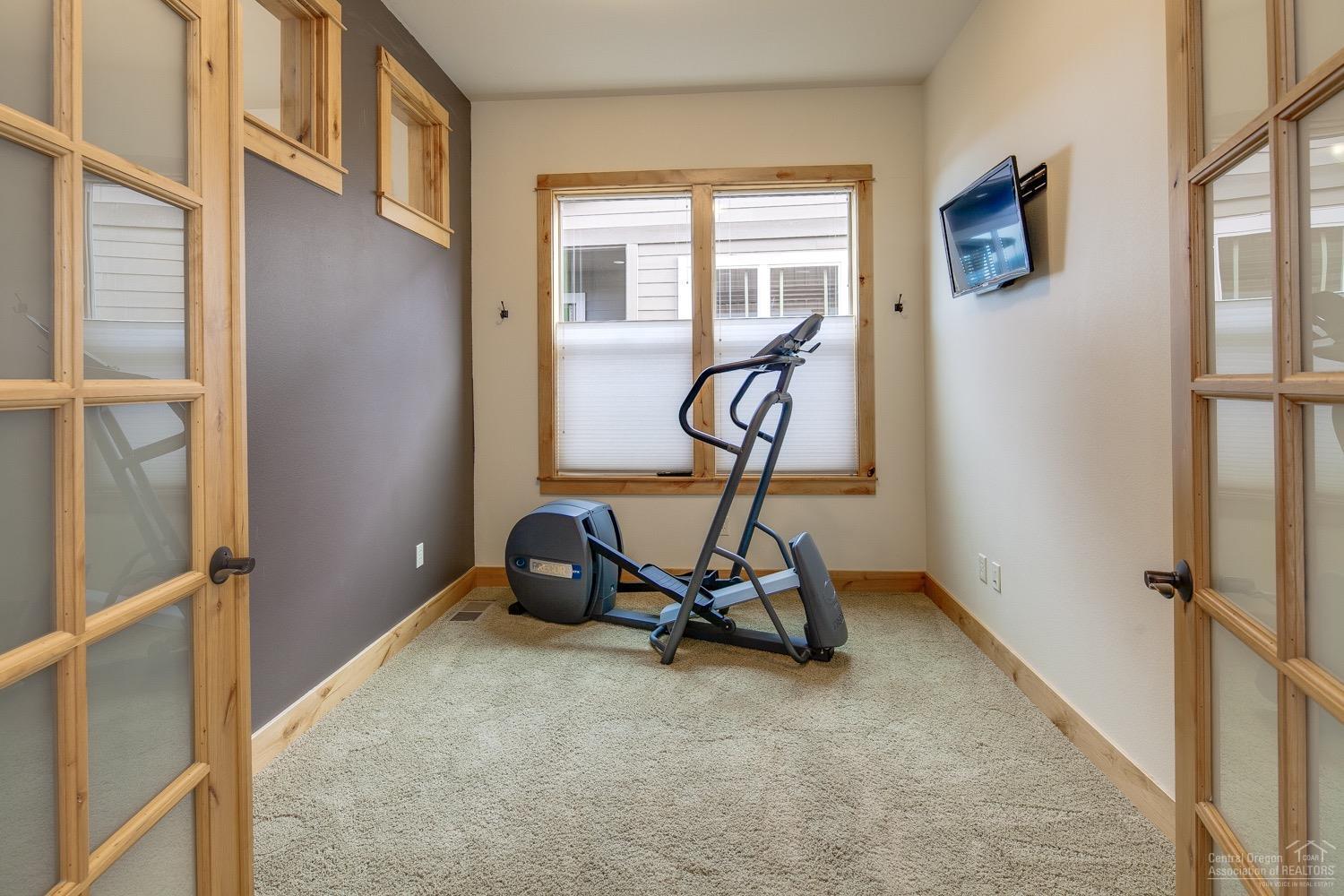 957 Southwest Vantage Point Way Bend, OR 97702 - Photo 7 of 25 Additional Photo