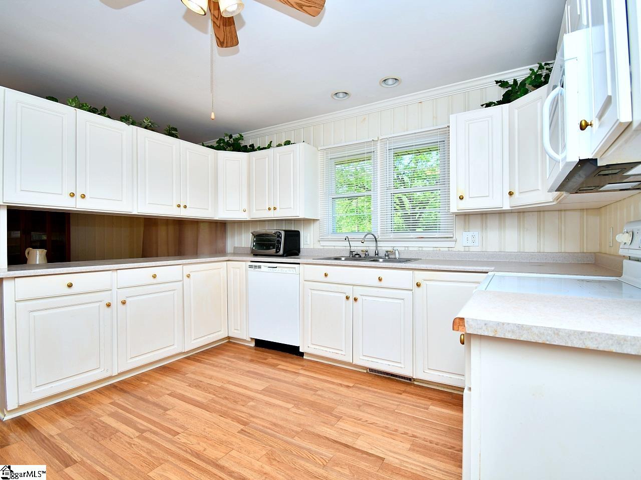 200 Powers Drive Easley, SC 29640 - Photo 7 of 32