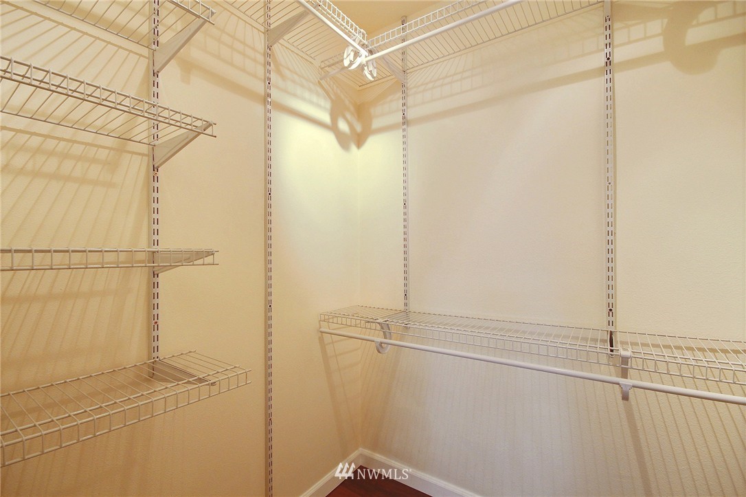 975 Aberdeen Avenue Northeast, Unit F207 Renton, WA 98056 - Photo 11 of 17