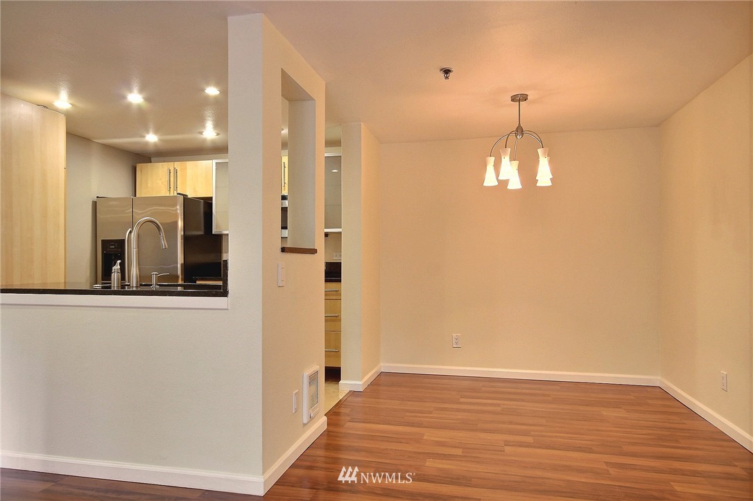 975 Aberdeen Avenue Northeast, Unit F207 Renton, WA 98056 - Photo 6 of 17