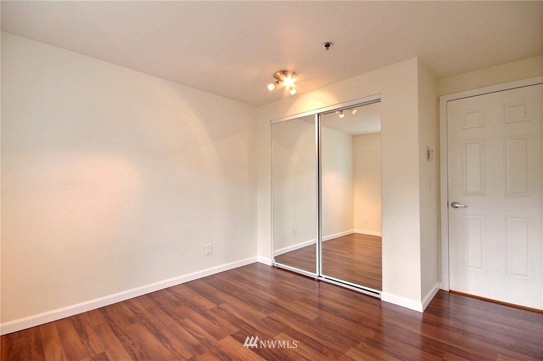 975 Aberdeen Avenue Northeast, Unit F207 Renton, WA 98056 - Photo 7 of 17