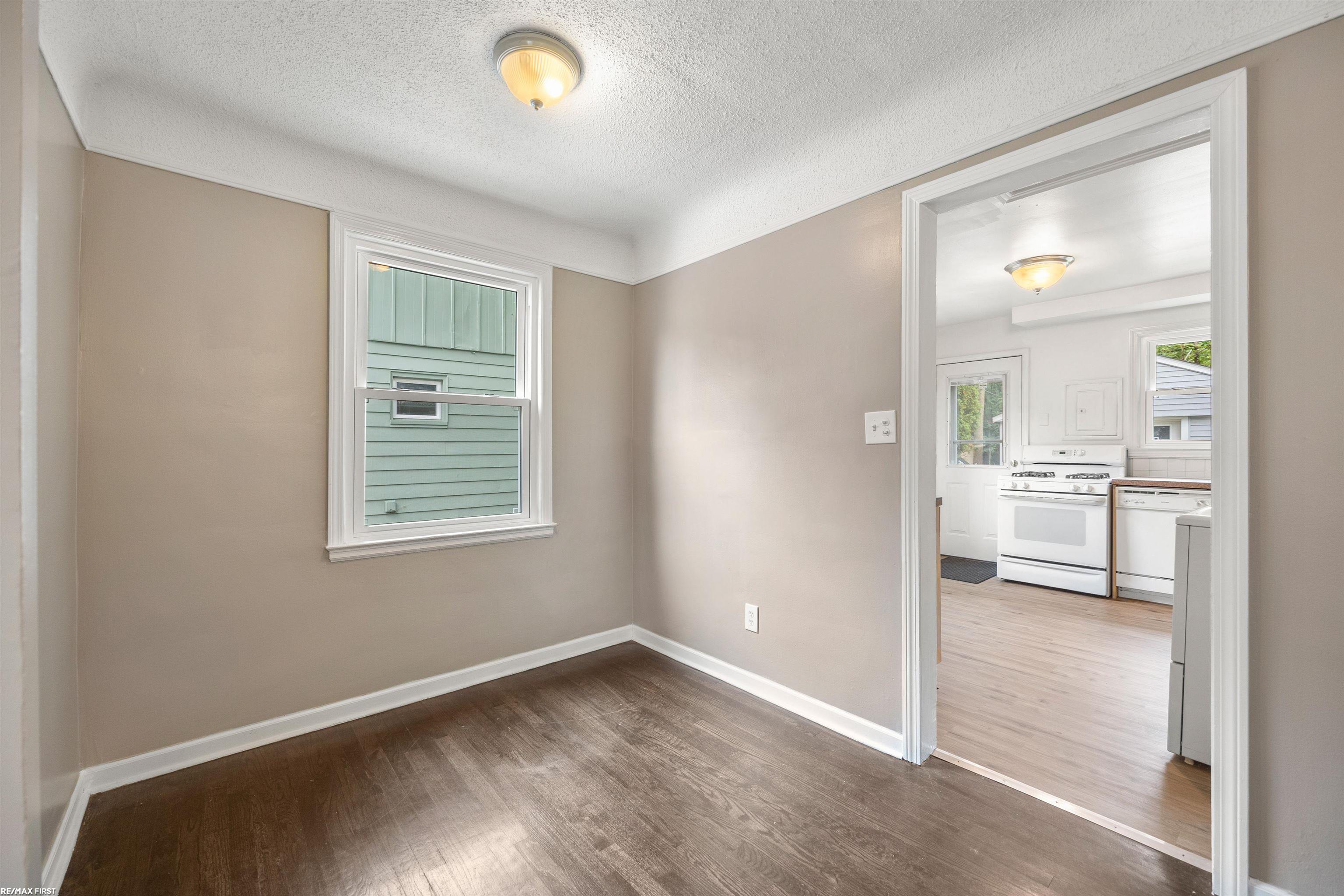 1938 Martin Road Ferndale, MI 48220 - Photo 4 of 15