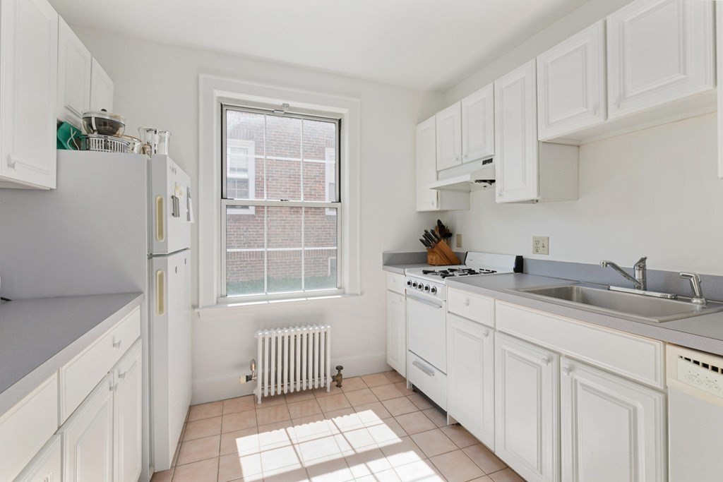 348 Harvard Street, Unit 1 Cambridge, MA 02138 - Photo 5 of 12