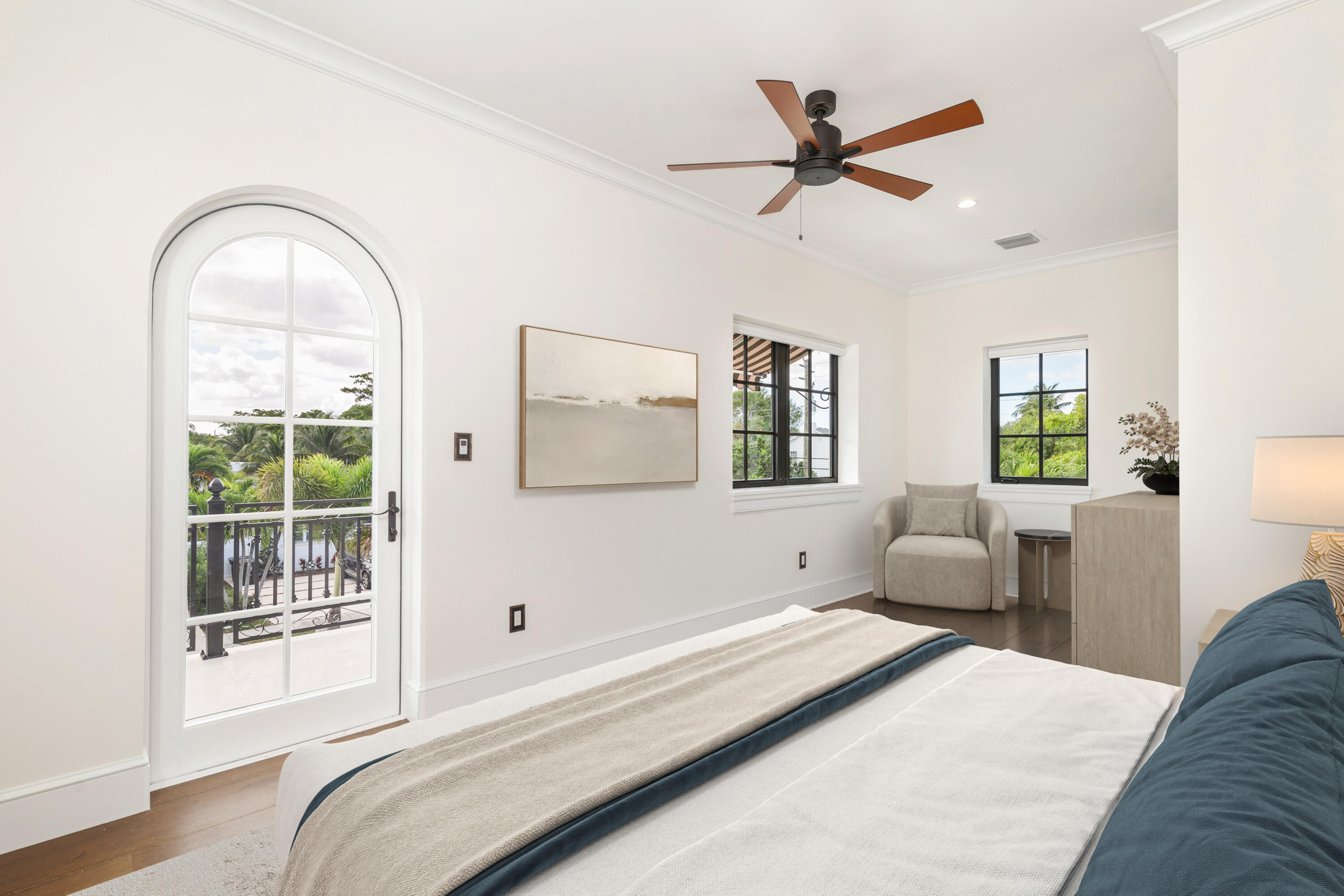 265 Marlborough Road West Palm Beach, FL 33405 - Photo 51 of 77 a bedroom with a large bed and a window