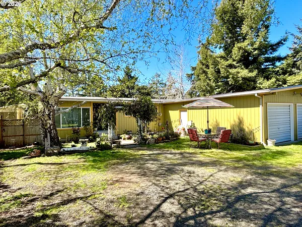 $359,000 | 465 North 8th Street, Lakeside, OR 97449