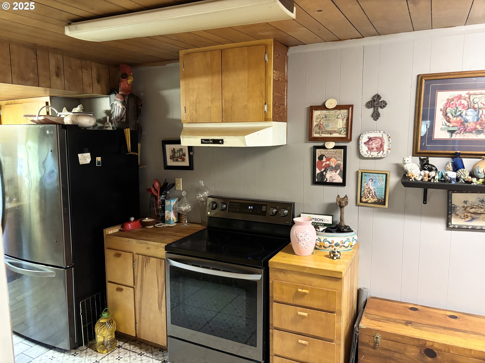 465 North 8th Street Lakeside, OR 97449 - Photo 9 of 38 Kitchen