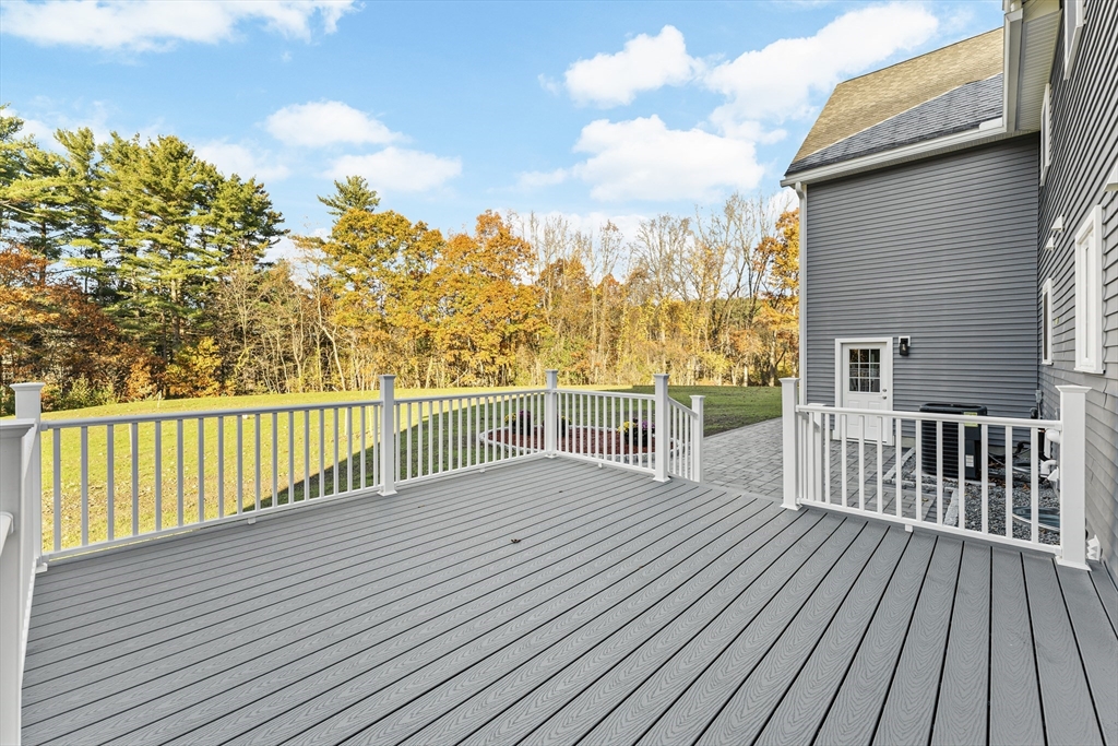 22 Townsend Road Shirley, MA 01464 - Photo 11 of 42