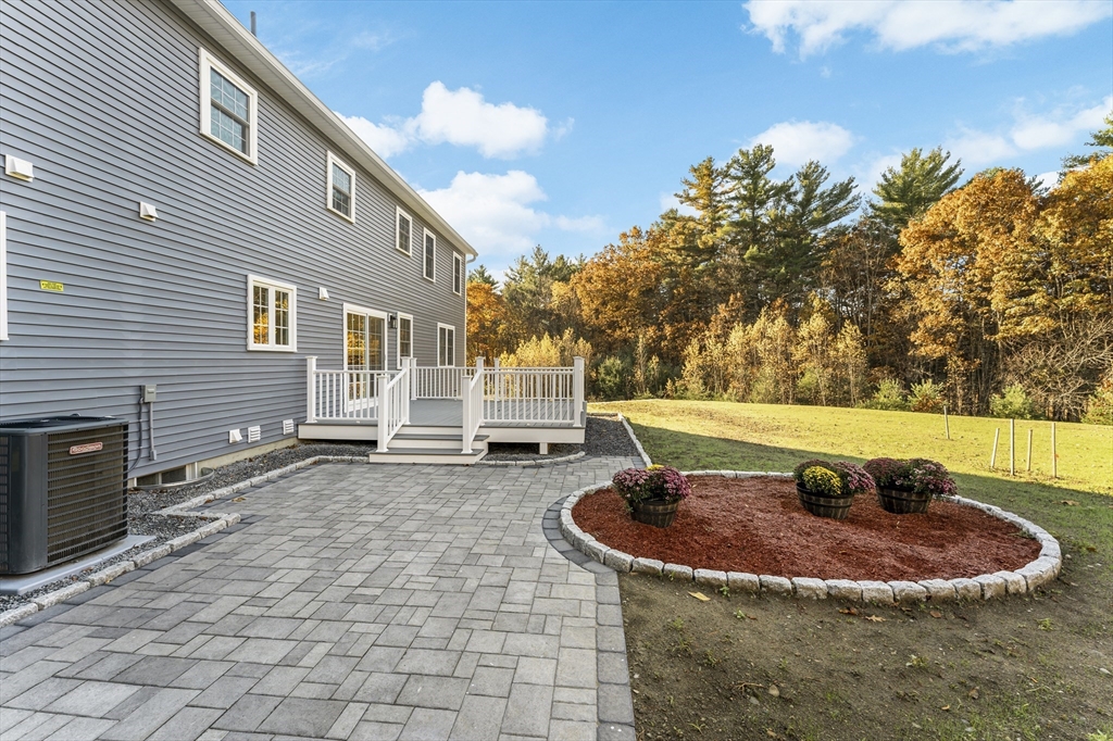 22 Townsend Road Shirley, MA 01464 - Photo 10 of 42