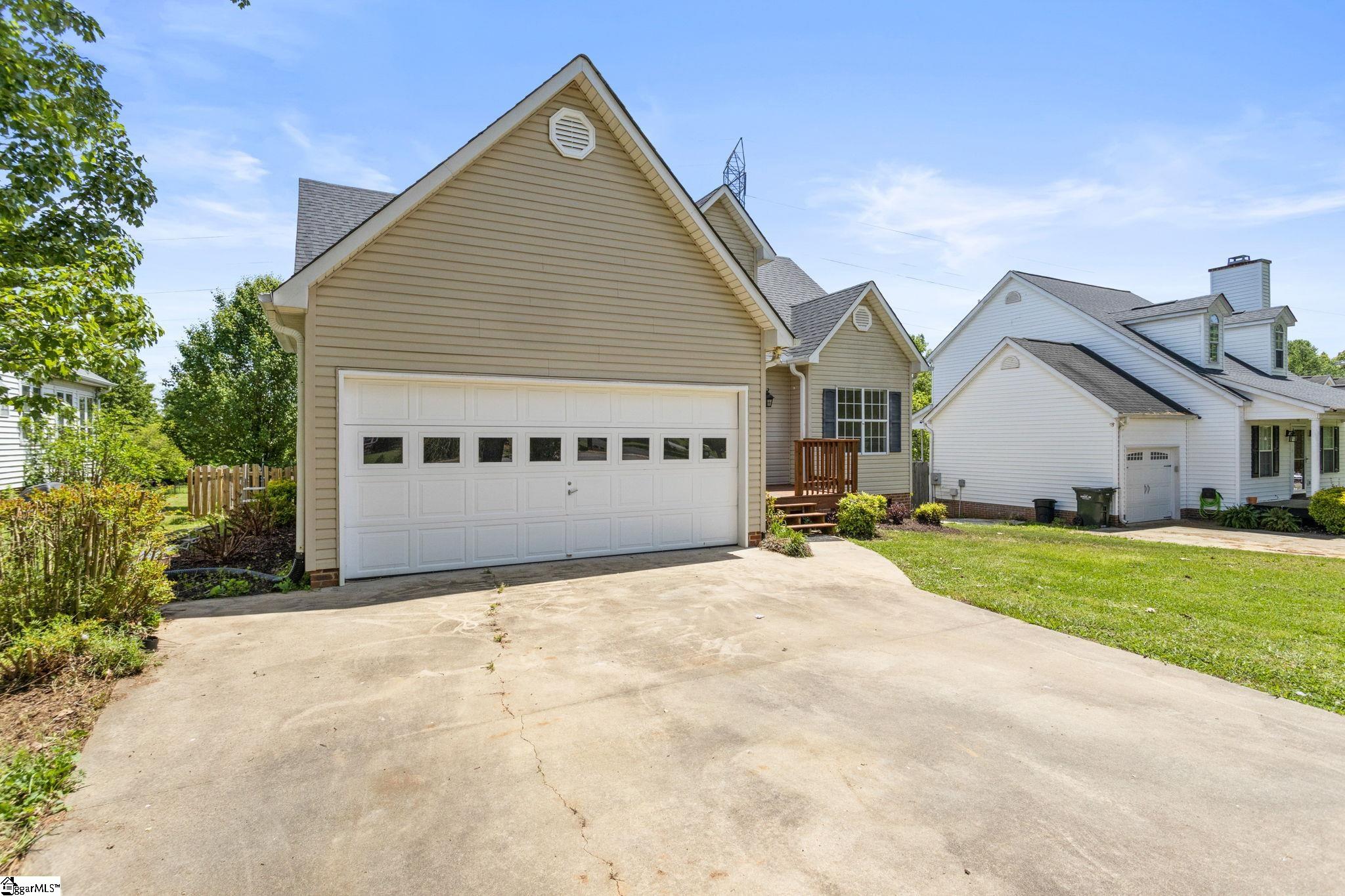 116 Kelly Lane Easley, SC 29642 - Photo 3 of 36 Gallery Image 3