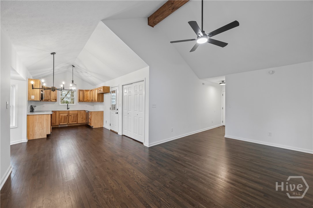 475 Hilltop Way Toccoa, GA 30577 - Photo 6 of 30