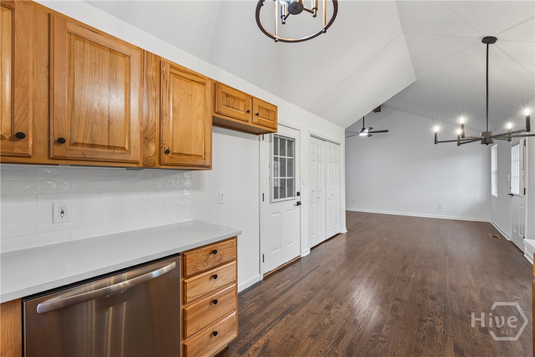 475 Hilltop Way Toccoa, GA 30577 - Photo 9 of 30