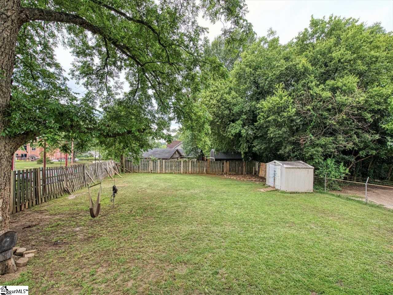 805 West Bramlett Road Greenville, SC 29611 - Photo 6 of 33 Gallery Image 6