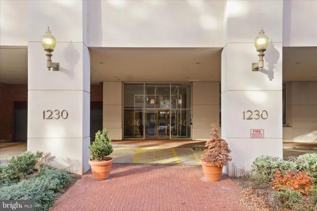 $3,150 | 1230 23rd Street Northwest, Unit 918, Washington, DC 20037