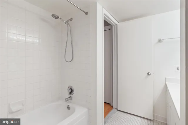 $3,150 | 1230 23rd Street Northwest, Unit 918, Washington, DC 20037