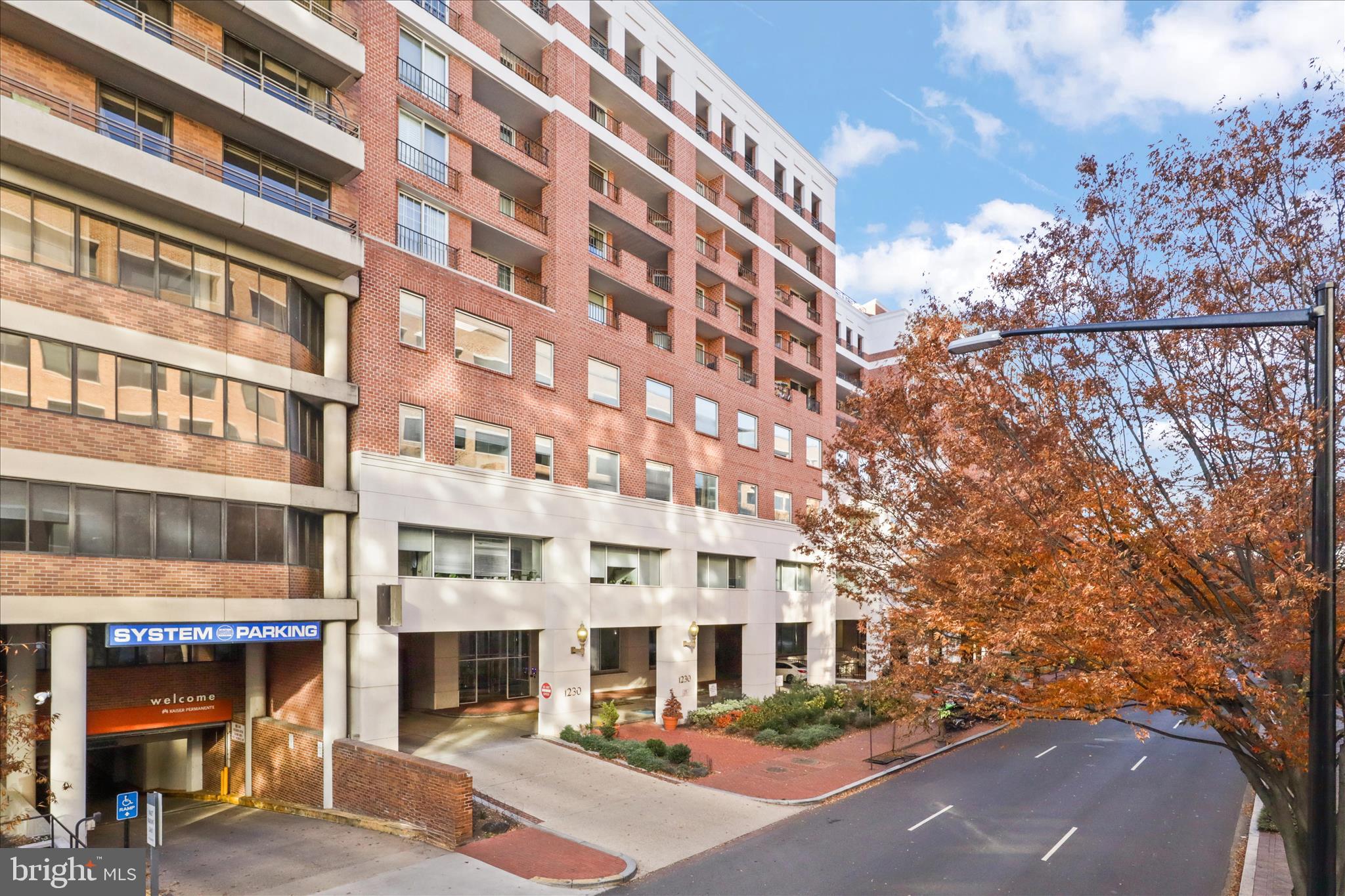 1230 23rd Street Northwest, Unit 918 Washington, DC 20037 - Photo 2 of 30 a front view of a building